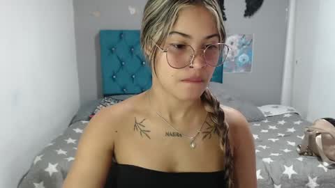 Snapshot of miacumgirl chatting on 05/05/26, 12:13 miacumgirl online show from 05/05/26, 12:13