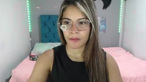 Snapshot of miacumgirl chatting on 06/22/26, 12:13 miacumgirl online show from 06/22/26, 12:13