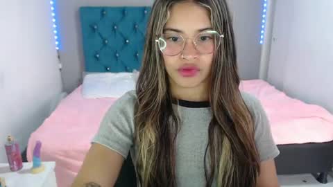 Snapshot of miacumgirl chatting on 07/01/26, 02:40 miacumgirl online show from 07/01/26, 02:40