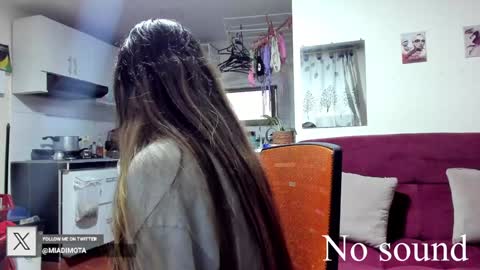 Mia online show from 01/16/25, 11:06