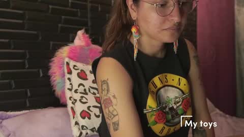 Mia online show from 03/02/25, 01:58