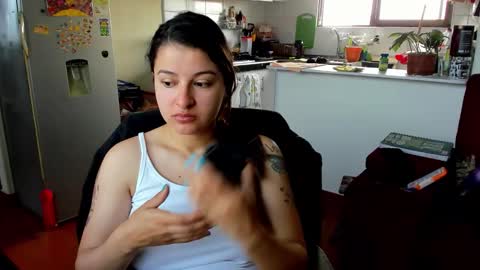 Mia online show from 10/04/25, 06:50