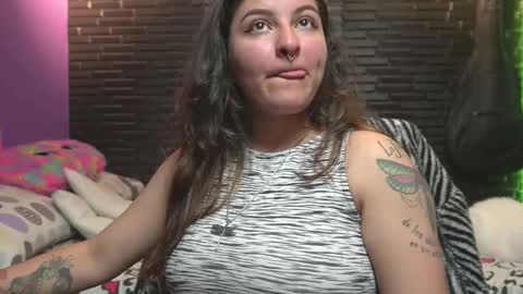 Mia online show from 10/19/25, 04:46