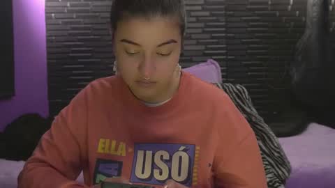 Snapshot of miadimota chatting on 01/11/26, 02:38 Mia online show from 01/11/26, 02:38