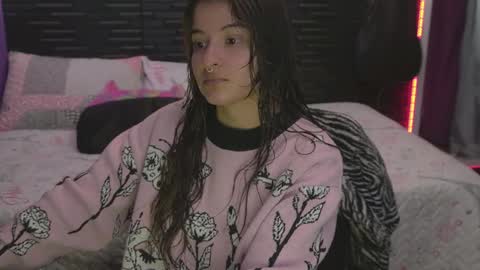 Snapshot of miadimota chatting on 02/02/26, 01:04 Mia online show from 02/02/26, 01:04