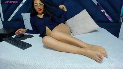 miadivinehyh online show from 05/12/26, 01:41