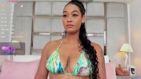 Snapshot of miaebony_ chatting on 10/27/25, 09:19 Call me Mia online show from 10/27/25, 09:19