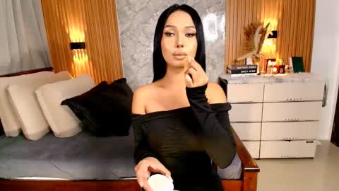 Snapshot of miafuckingwill chatting on 04/24/26, 10:28 miafuckingwill online show from 04/24/26, 10:28