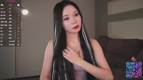 Mia online show from 11/14/25, 12:26