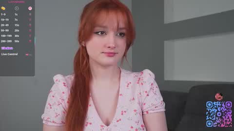 Mia online show from 11/23/25, 01:11