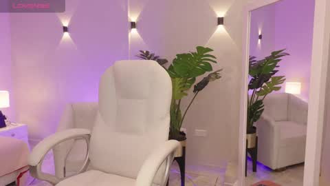 Mia Gomez online show from 10/21/25, 12:28