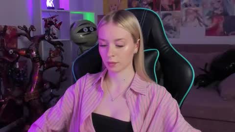 Mia online show from 11/04/25, 05:34