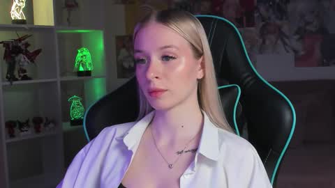 Mia online show from 12/02/25, 05:30