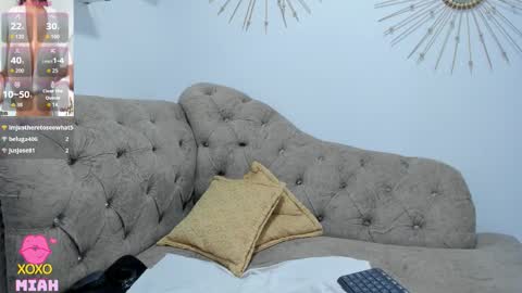 Miah Collins online show from 12/17/25, 07:58