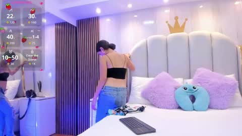 Snapshot of miah_skinny chatting on 05/23/26, 11:47 Mia online show from 05/23/26, 11:47