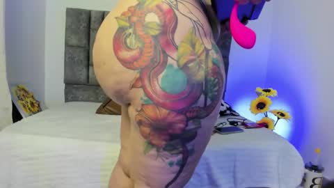 miah new independent model acount online show from 10/23/25, 05:29