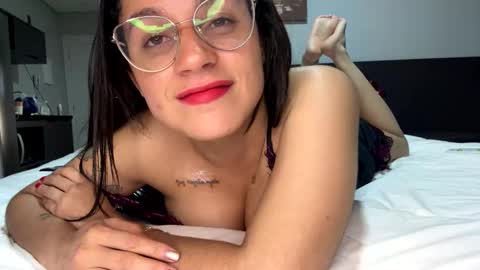 Snapshot of miahale chatting on 12/21/24, 03:25 Ms Mia Owner Of Your Mind online show from 12/21/24, 03:25