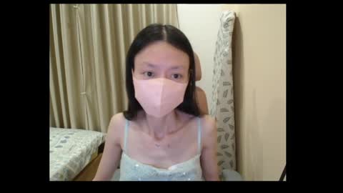 Snapshot of miahchan68 chatting on 05/21/26, 11:17 miahchan68 online show from 05/21/26, 11:17