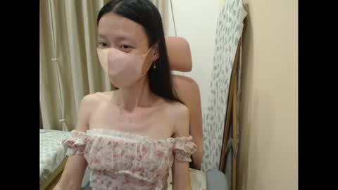 Snapshot of miahchan68 chatting on 06/25/26, 02:43 miahchan68 online show from 06/25/26, 02:43