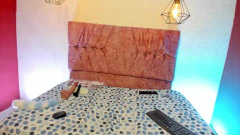 Snapshot of miahotvibes chatting on 10/03/25, 05:10 MiaVibes online show from 10/03/25, 05:10