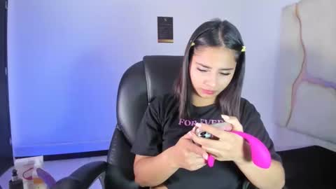 Snapshot of miahsex69 chatting on 10/30/25, 03:30 miahsex69 online show from 10/30/25, 03:30