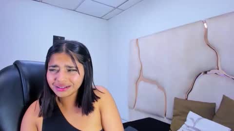 Snapshot of miahsex69 chatting on 10/31/25, 04:02 miahsex69 online show from 10/31/25, 04:02