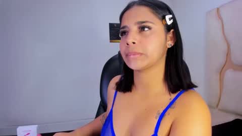 Snapshot of miahsex69 chatting on 11/12/25, 03:18 miahsex69 online show from 11/12/25, 03:18