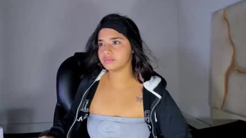 Snapshot of miahsex69 chatting on 11/17/25, 04:07 miahsex69 online show from 11/17/25, 04:07