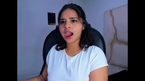 Snapshot of miahsex69 chatting on 11/29/25, 04:26 miahsex69 online show from 11/29/25, 04:26