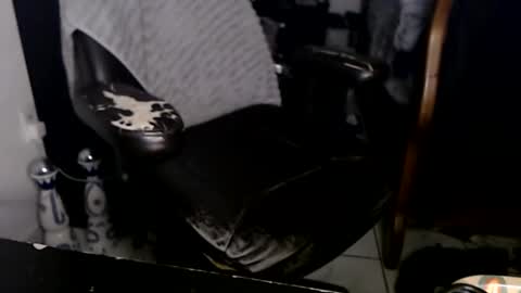 Snapshot of miaking chatting on 03/05/25, 09:27 Mark online show from 03/05/25, 09:27