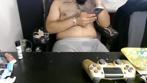 Snapshot of miaking chatting on 09/25/25, 03:32 Mark online show from 09/25/25, 03:32