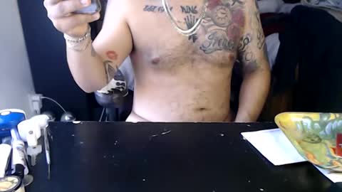 Snapshot of miaking chatting on 11/13/25, 06:29 Mark online show from 11/13/25, 06:29