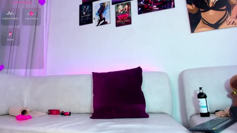 Mia online show from 02/08/25, 07:16