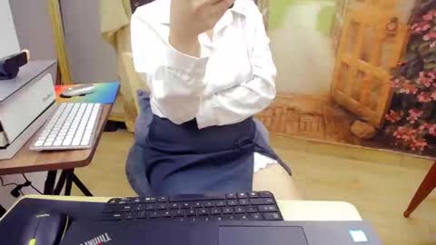 Snapshot of mialala205221 chatting on 10/17/25, 03:25 Mia online show from 10/17/25, 03:25