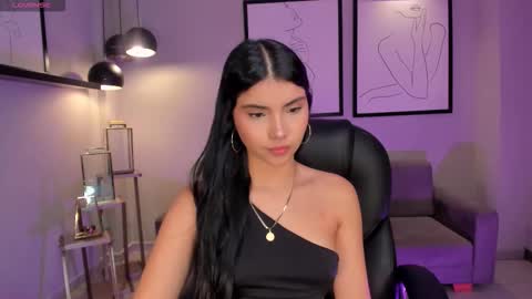 Snapshot of mialaurence_ chatting on 12/05/25, 07:32 Call me Mia online show from 12/05/25, 07:32