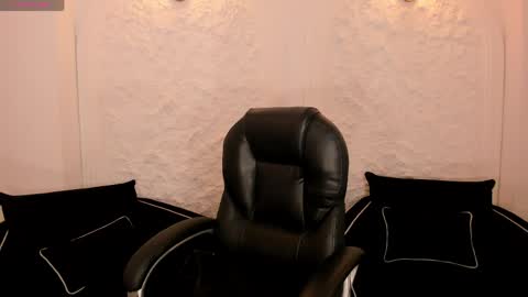 Call me Mia  online show from 04/29/26, 10:05