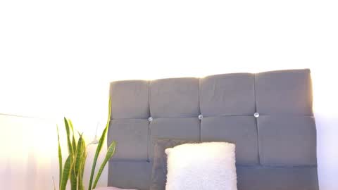 Snapshot of miamackleyn_ chatting on 05/07/26, 01:38 MIA online show from 05/07/26, 01:38