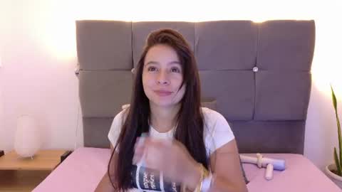 Snapshot of miamackleyn_ chatting on 06/15/26, 01:46 MIA online show from 06/15/26, 01:46