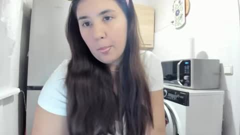 MiaMarrone online show from 11/11/25, 06:30