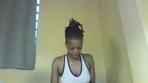 Muffin online show from 11/23/25, 01:44