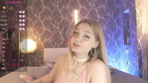 Mia online show from 05/08/26, 04:45