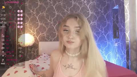 Mia online show from 06/10/26, 11:31