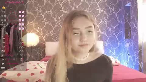 Mia online show from 06/12/26, 03:00