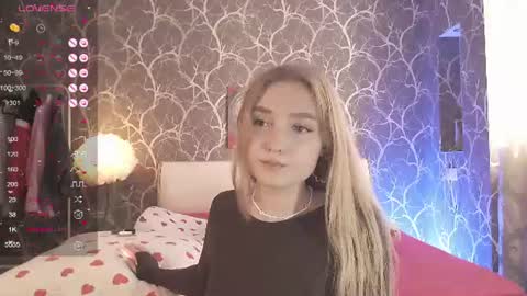 Mia online show from 06/25/26, 04:22