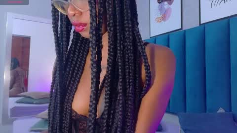 Mia  online show from 05/01/26, 12:21
