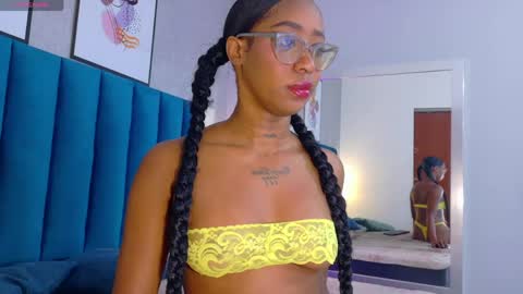 Mia  online show from 05/12/26, 12:35