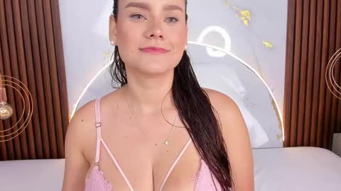 Mia  online show from 05/08/26, 04:51