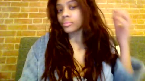 MiaMuffn online show from 12/05/25, 08:23