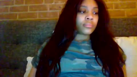 MiaMuffn online show from 12/16/25, 04:56