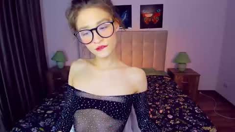 Snapshot of miapaw chatting on 12/07/24, 09:44 Mia online show from 12/07/24, 09:44